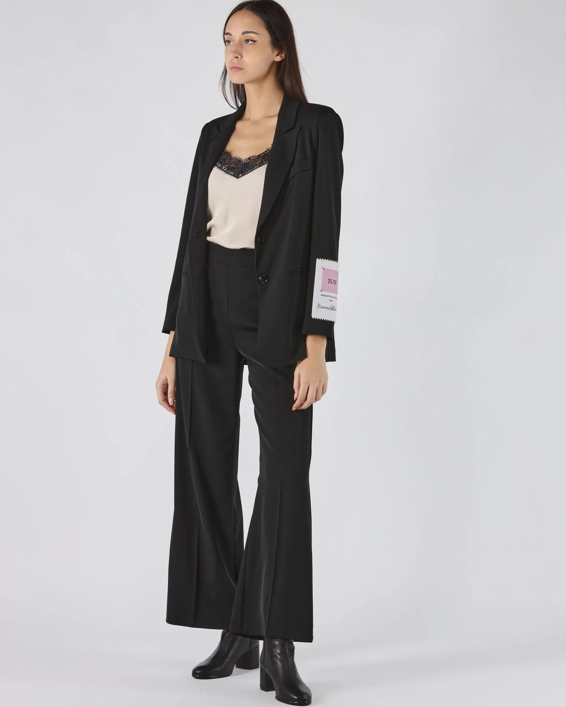 blazer_moma_2.webp Blazer Moma