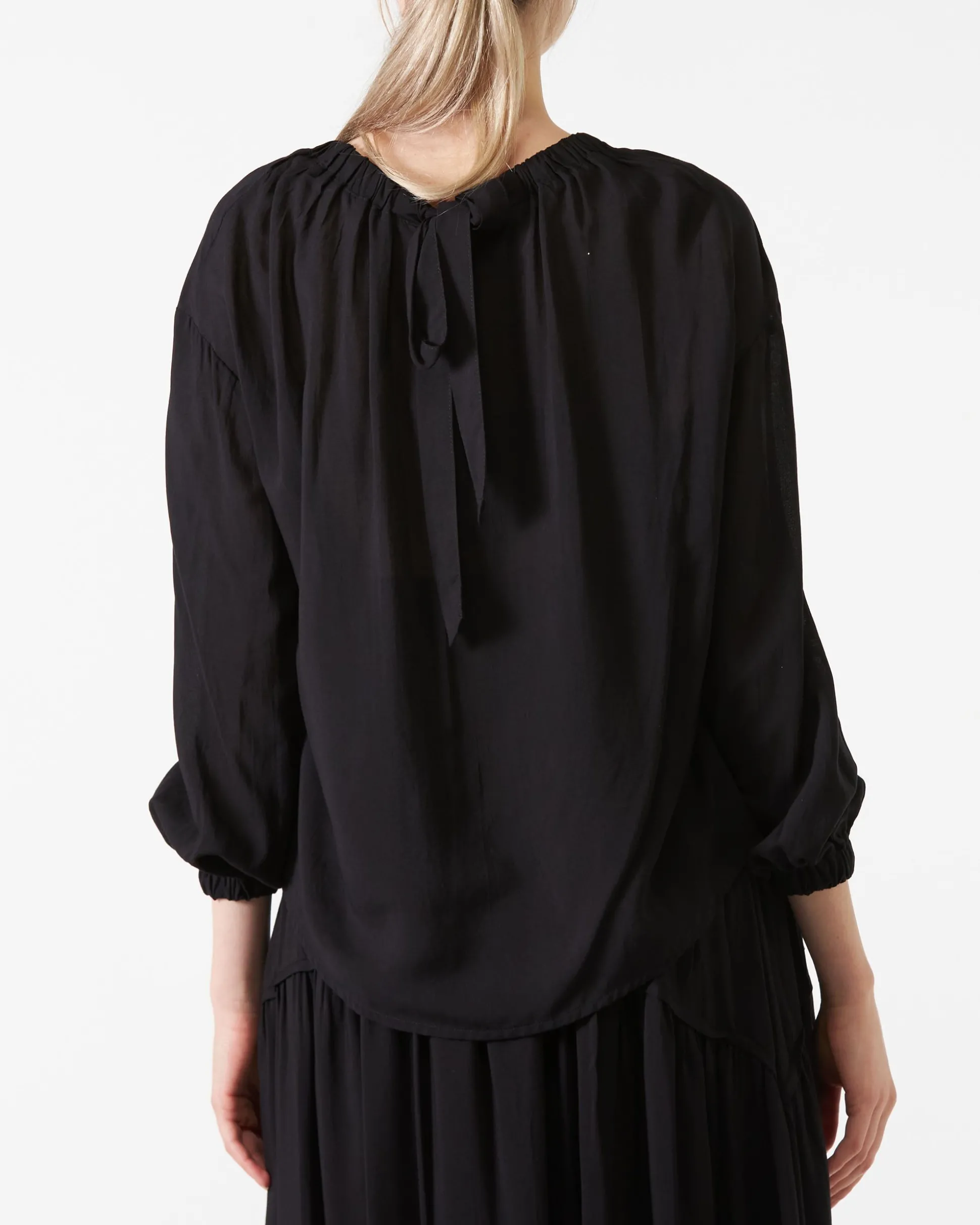 blusa_zindell_relish_di_c_4.webp Blusa Zindell Relish di colore nero