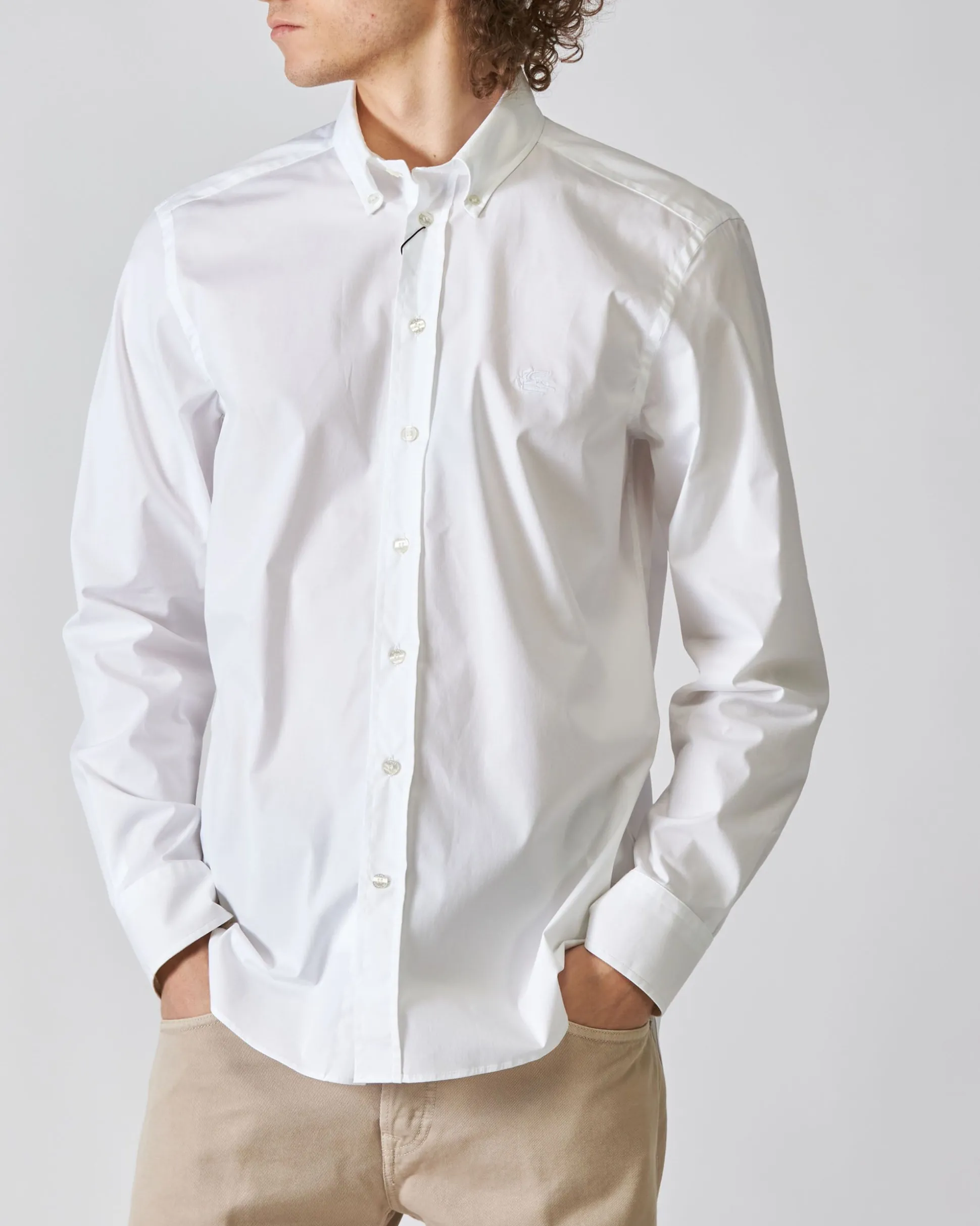 camicia_roma_bianca_con_l_3.webp Camicia Roma Bianca con Logo