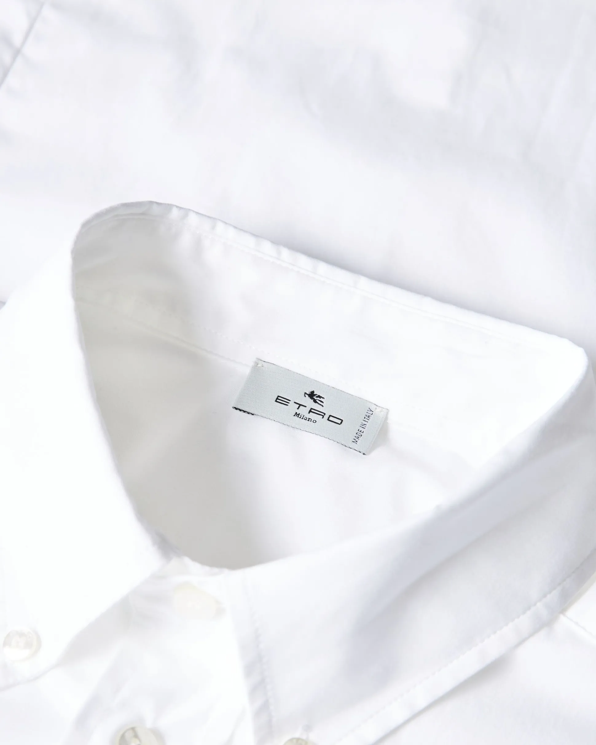 camicia_roma_bianca_con_l_5.webp Camicia Roma Bianca con Logo