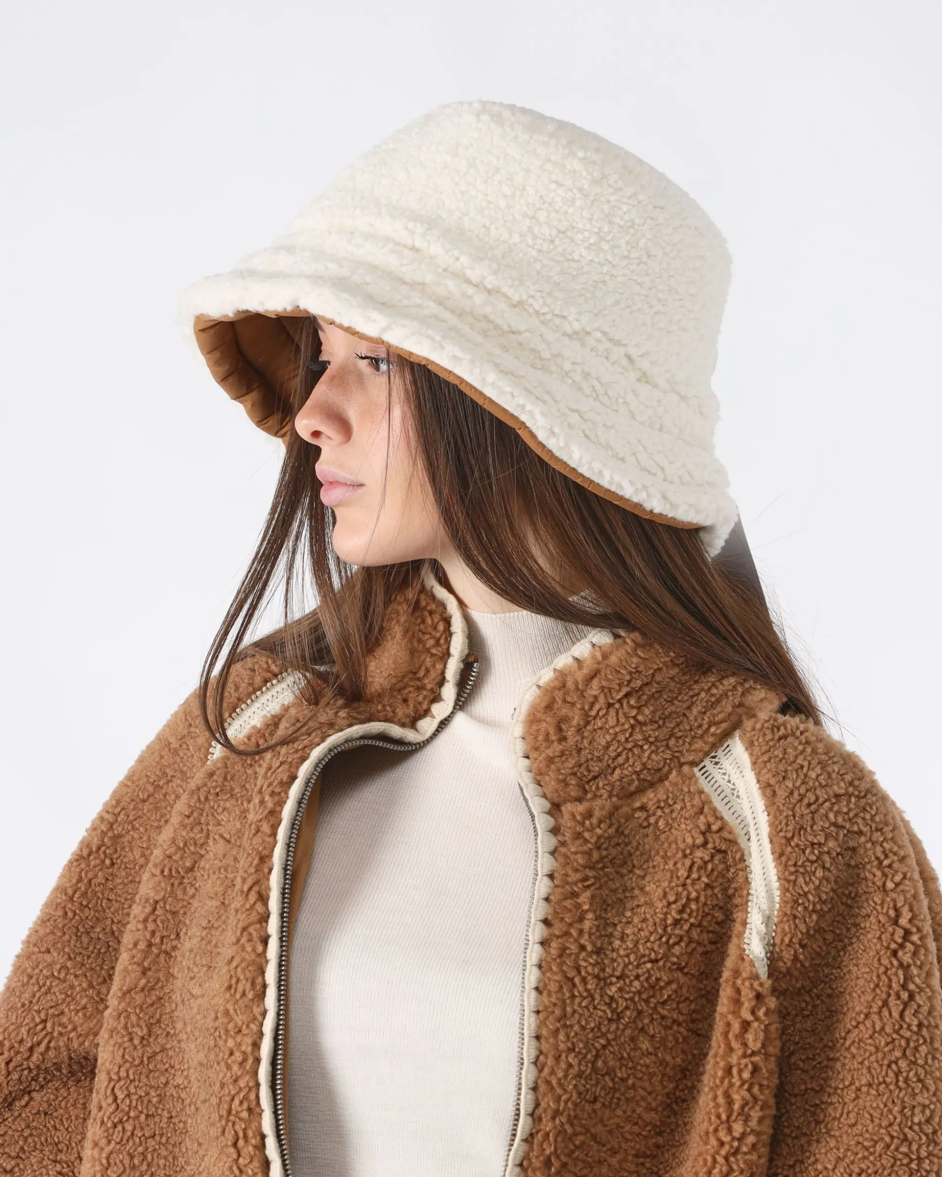 cappello_uggfluff_reversi_2.webp Cappello Uggfluff Reversibile Marrone