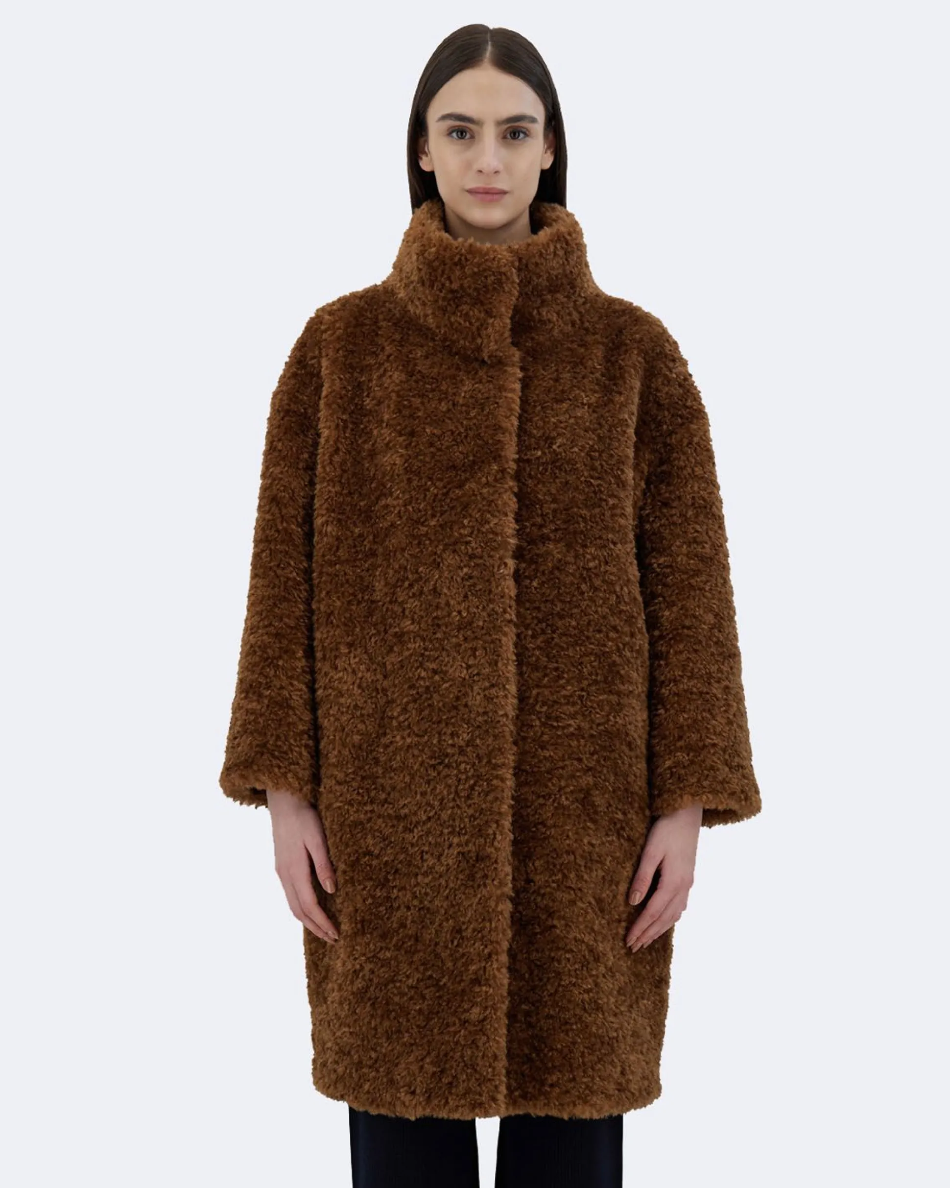 Cappotto in curly faux fur
