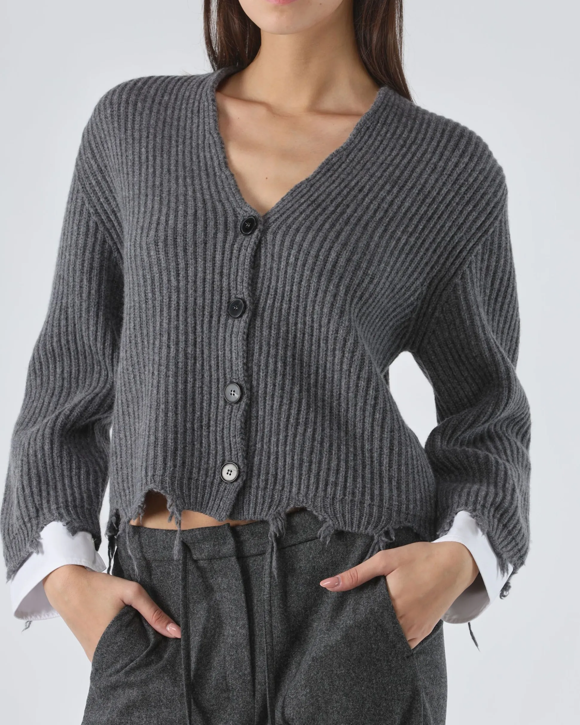 cardigan_in_lana_3-1.webp Cardigan in lana