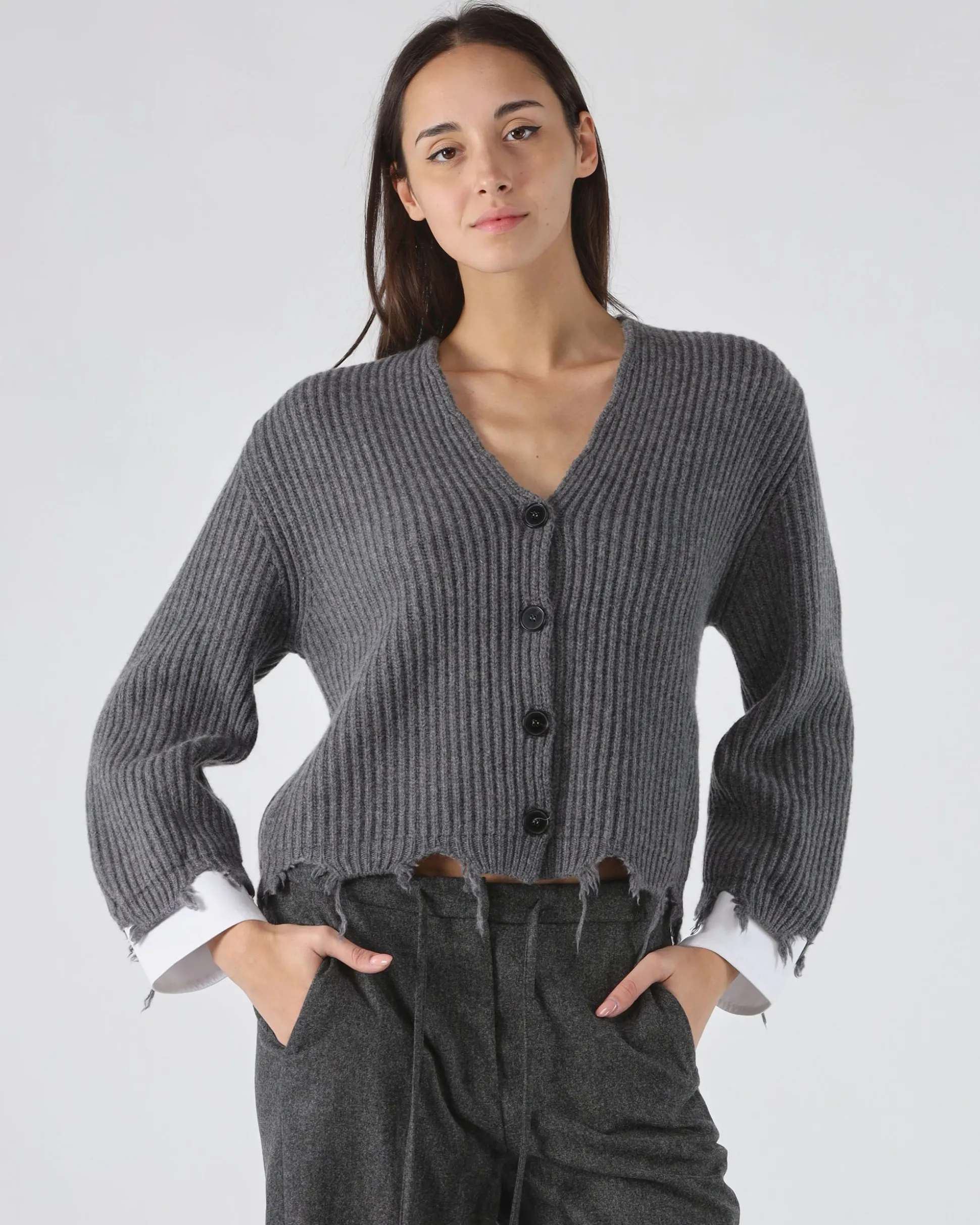 cardigan_in_lana_4-1.webp Cardigan in lana