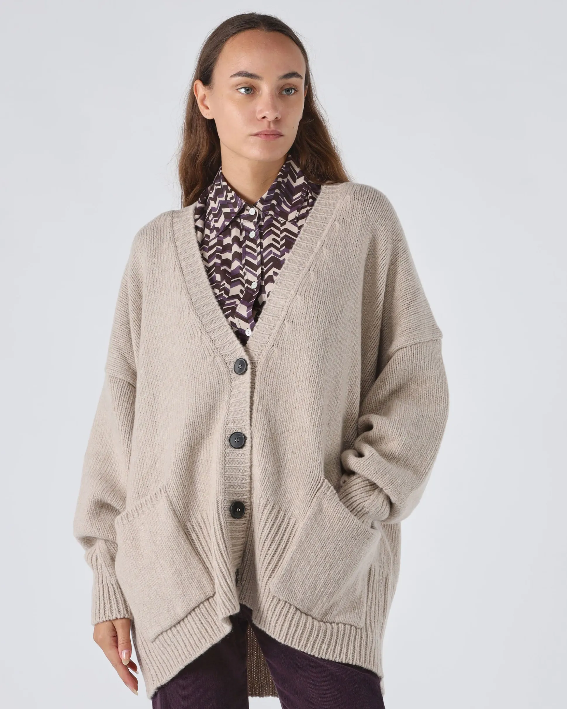 cardigan_in_lana_cacha_2.webp Cardigan in lana Cacha