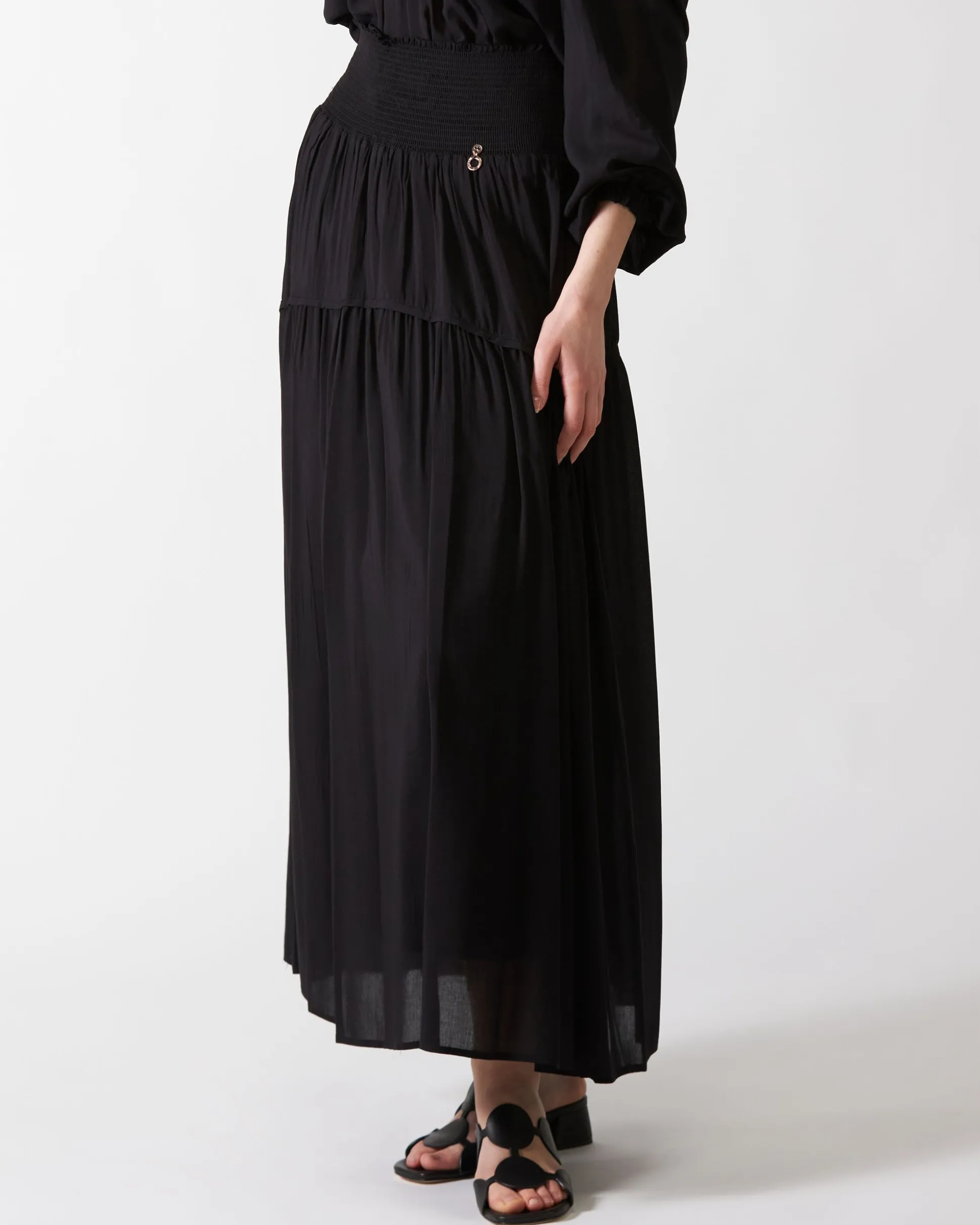 gonna_filder_relish_di_co_3.webp Gonna Filder Relish di colore nero