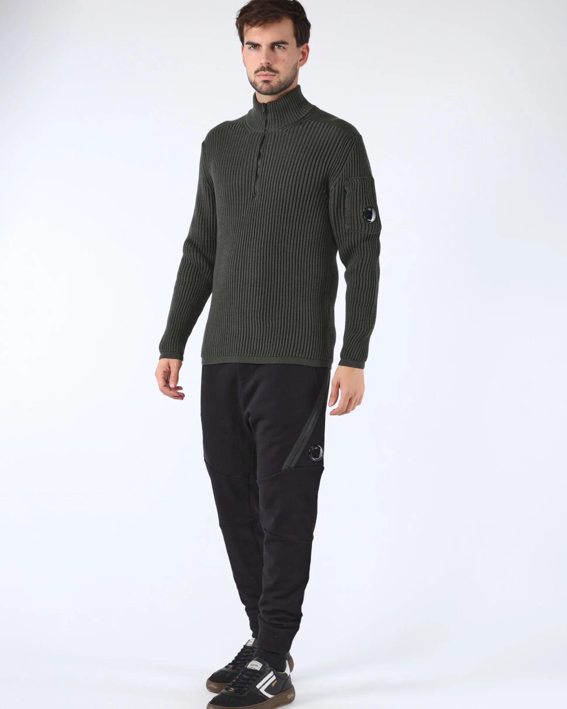 Knitwear re-wool