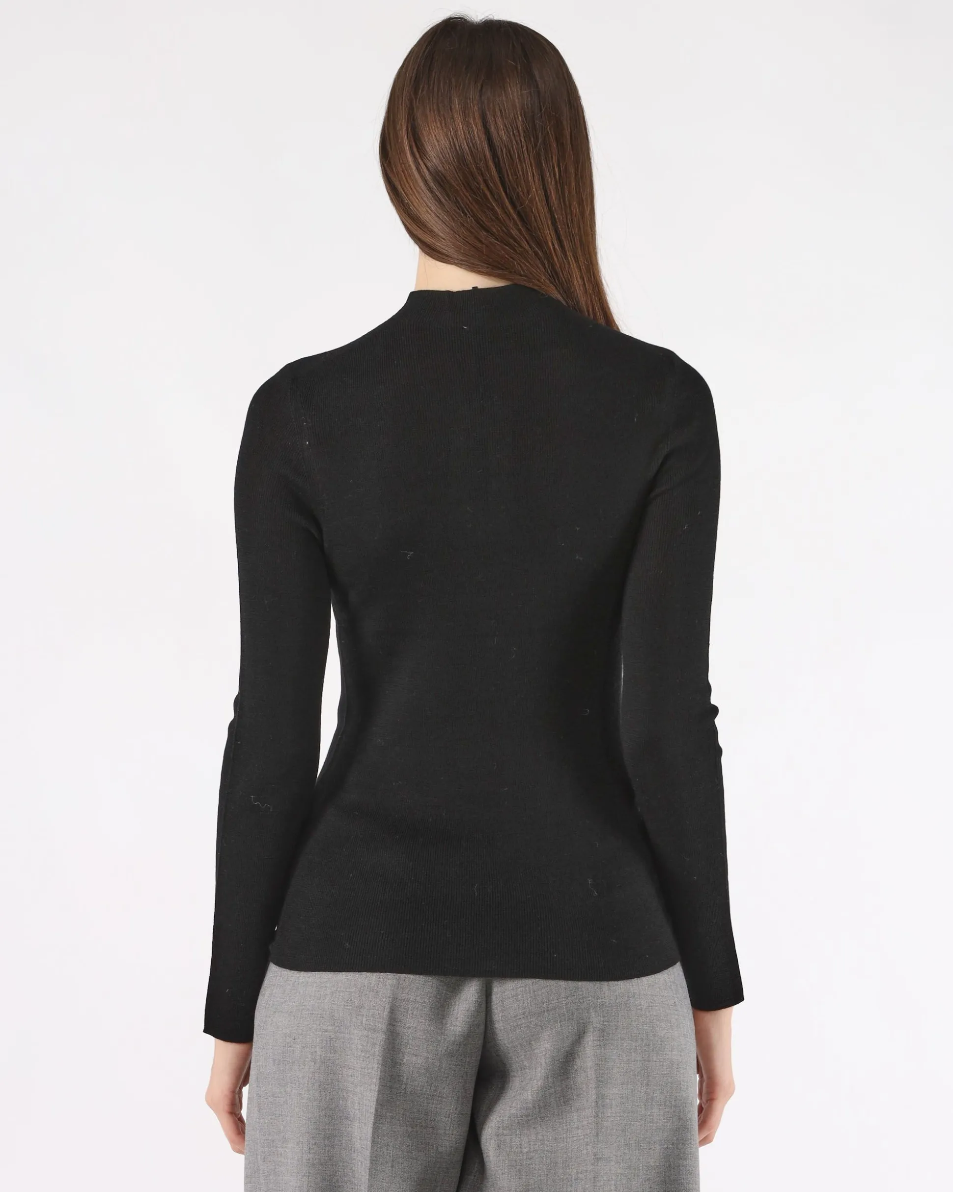 maglia_girocollo_basic_ne_4.webp Maglia Girocollo Basic Nera