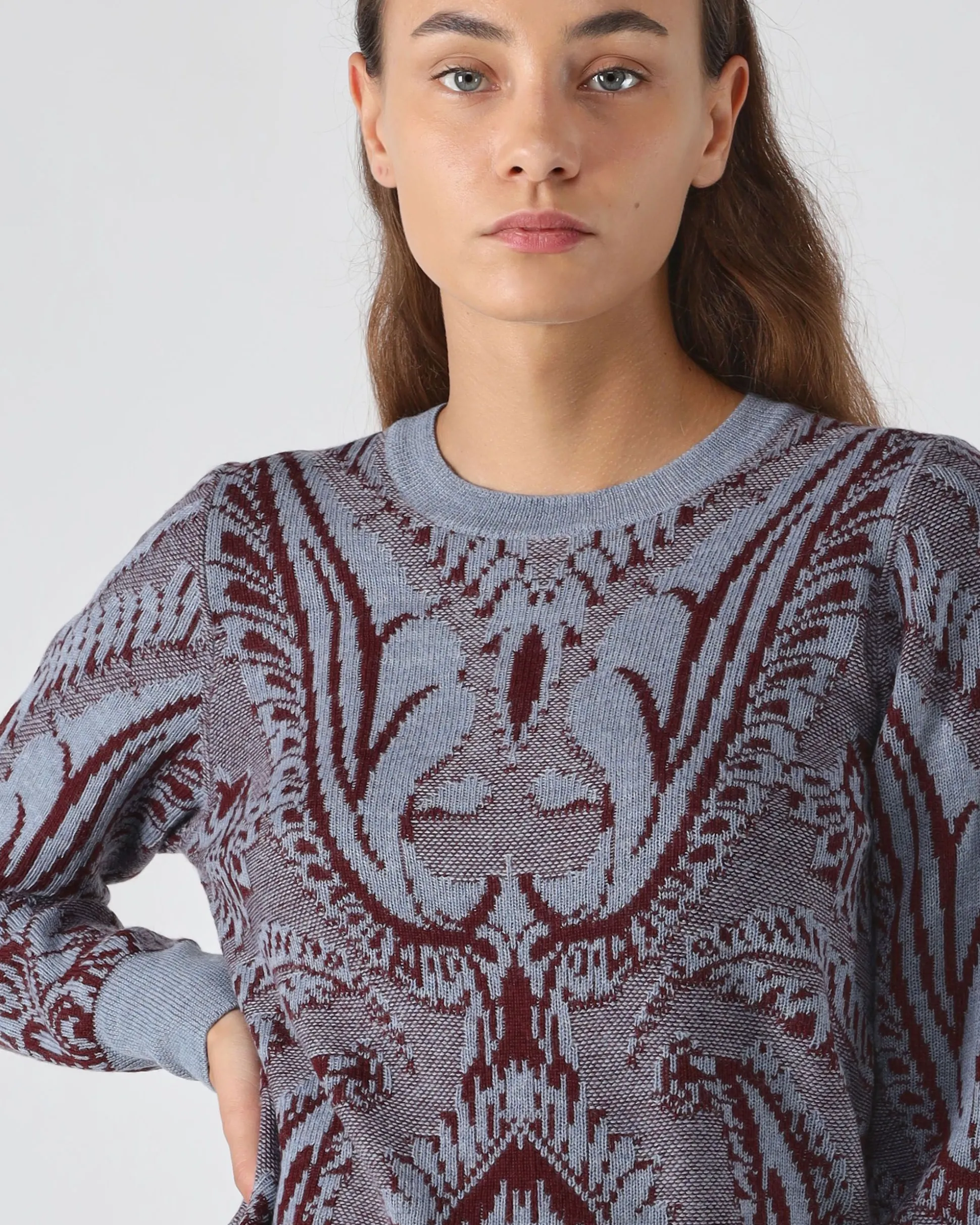 maglia_in_lana_ricamata_3.webp Maglia in lana ricamata