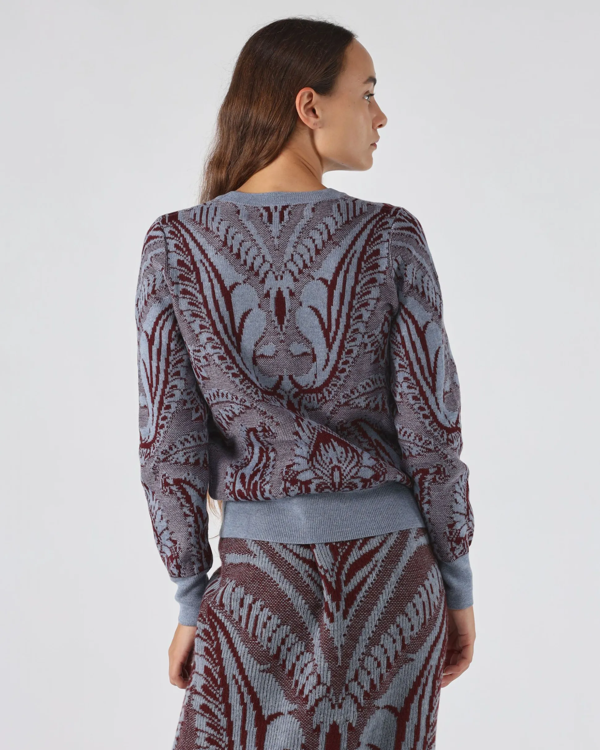 maglia_in_lana_ricamata_5.webp Maglia in lana ricamata