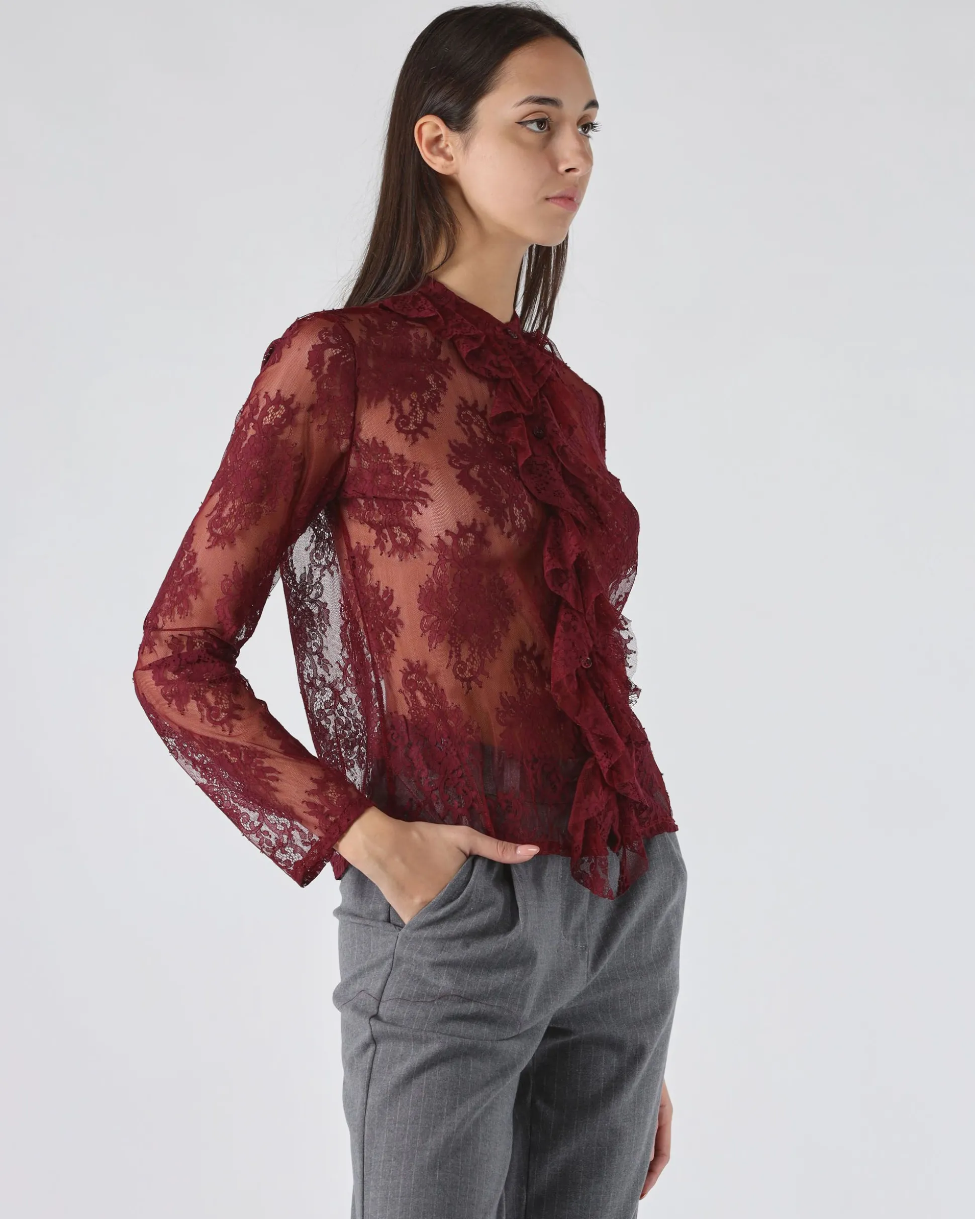 Maglia in pizzo con Jabot