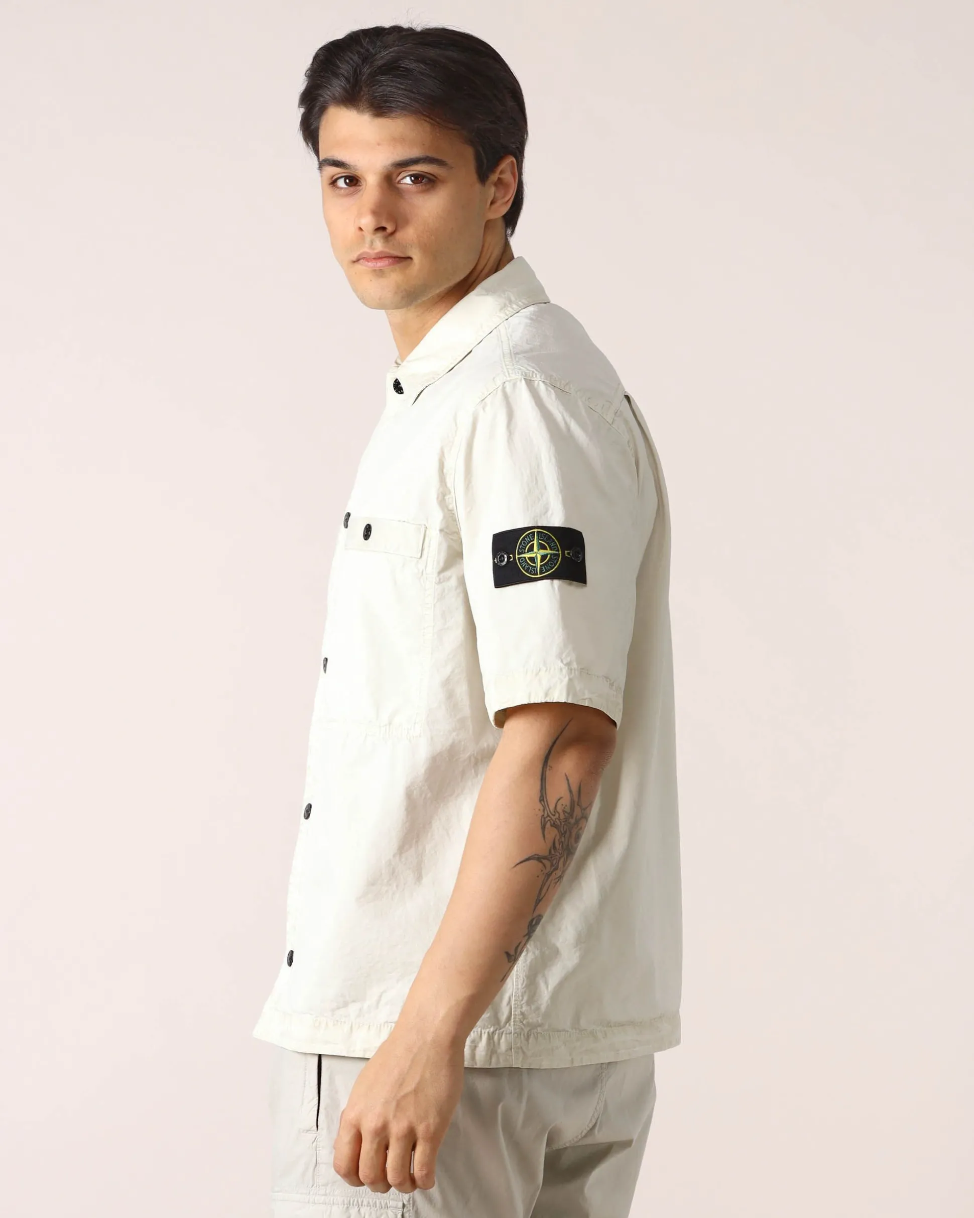 overshirt_sabbia_a_manich_3.webp Overshirt Sabbia a Maniche Corte