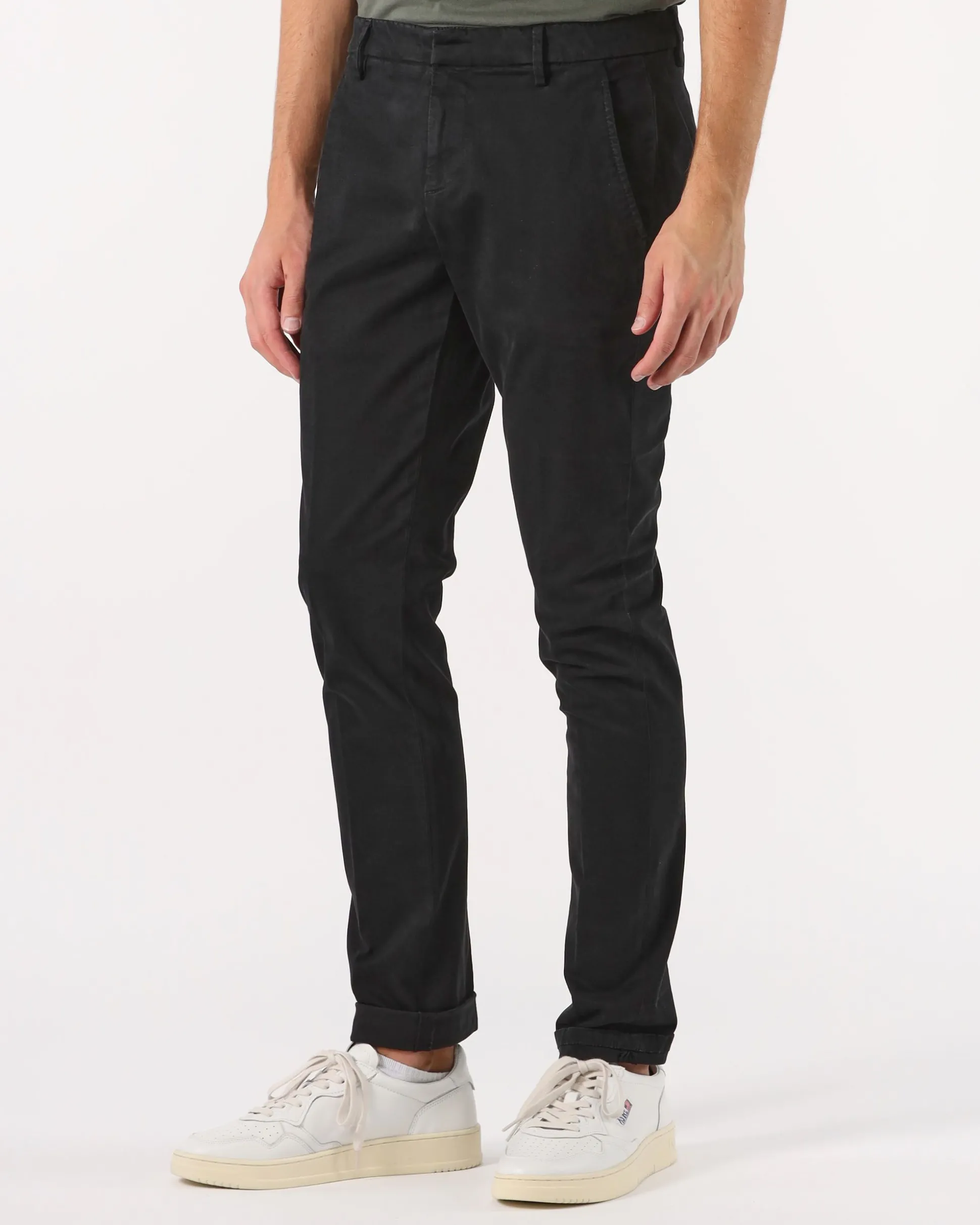 pantaloni_gaubert_slim_in_2.webp Pantaloni Gaubert slim in gabardina mano calda.