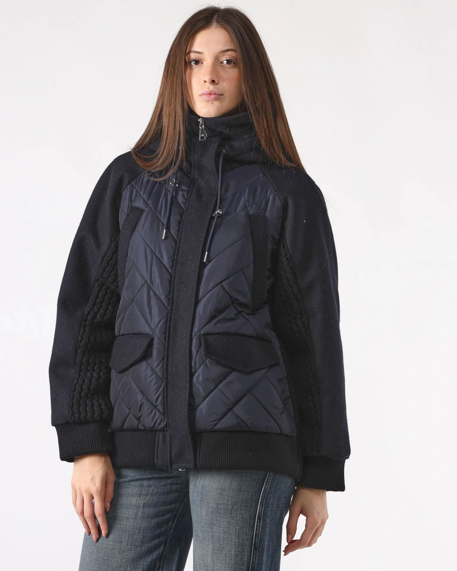 piumino_blu_oversized_con_2.webp Piumino Blu Oversized con Cappuccio
