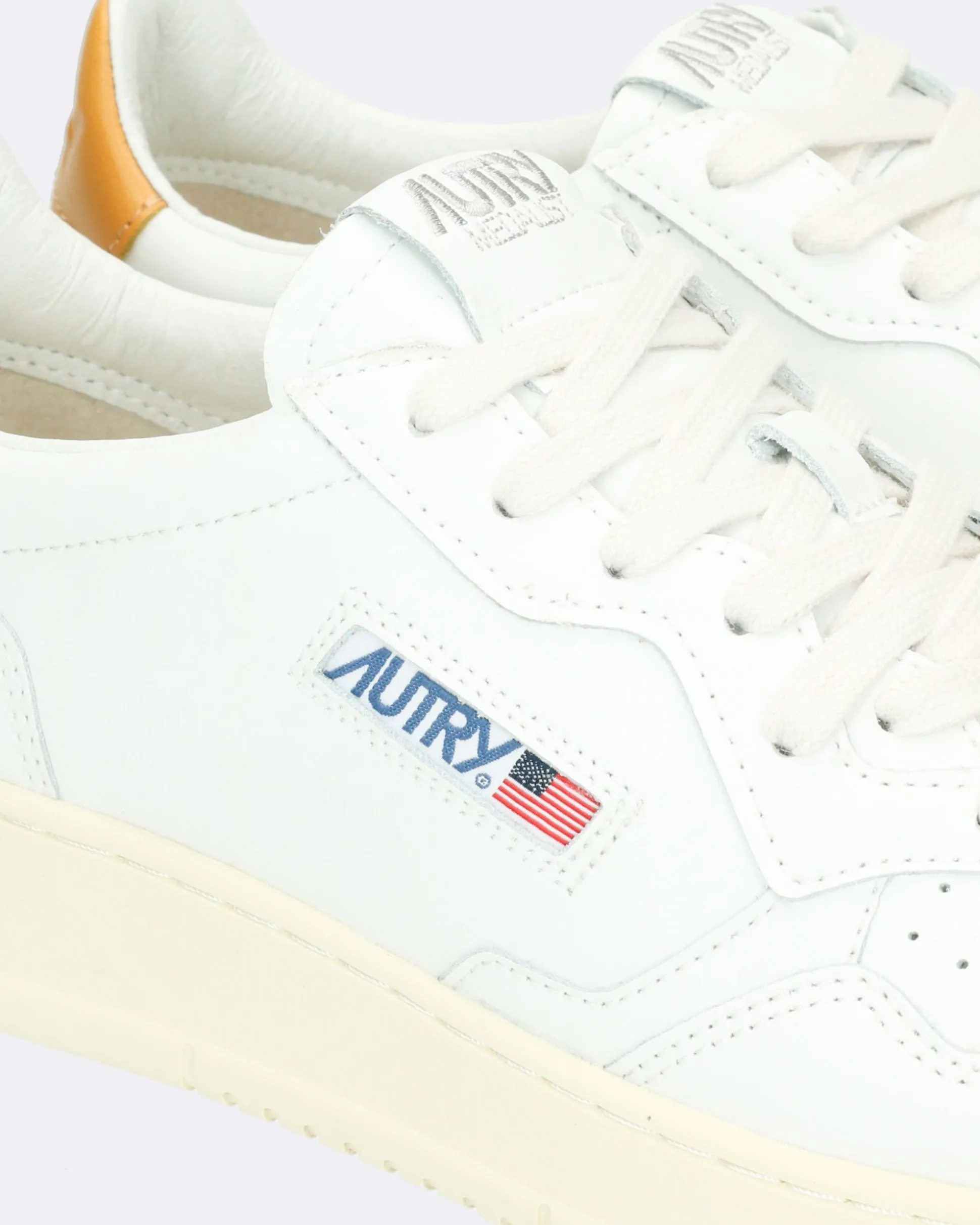 Sneakers medalist colore bianco con talloncino giallo