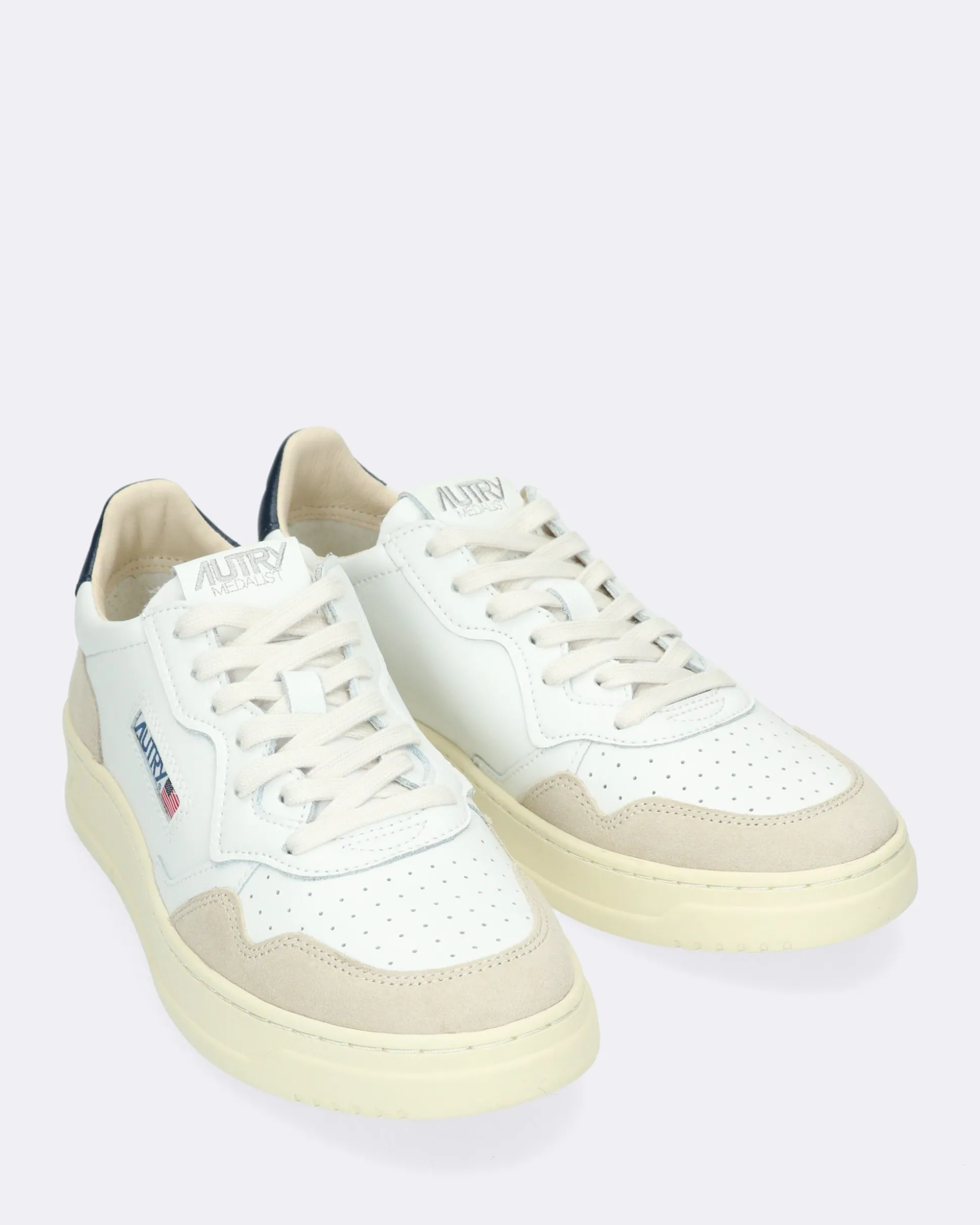 Sneakers Medalist colore bianco con linguetta blu