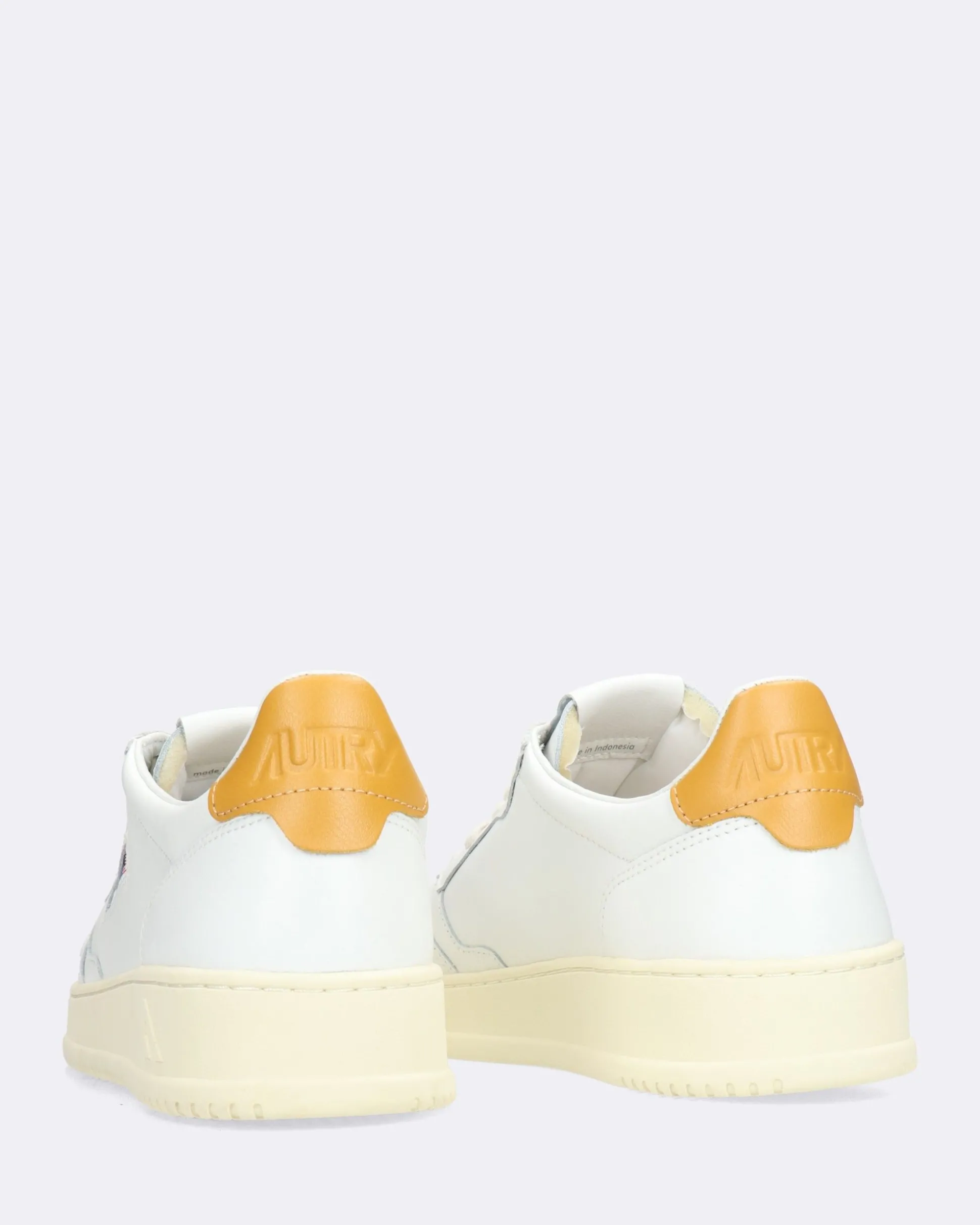 Sneakers medalist colore bianco con talloncino giallo