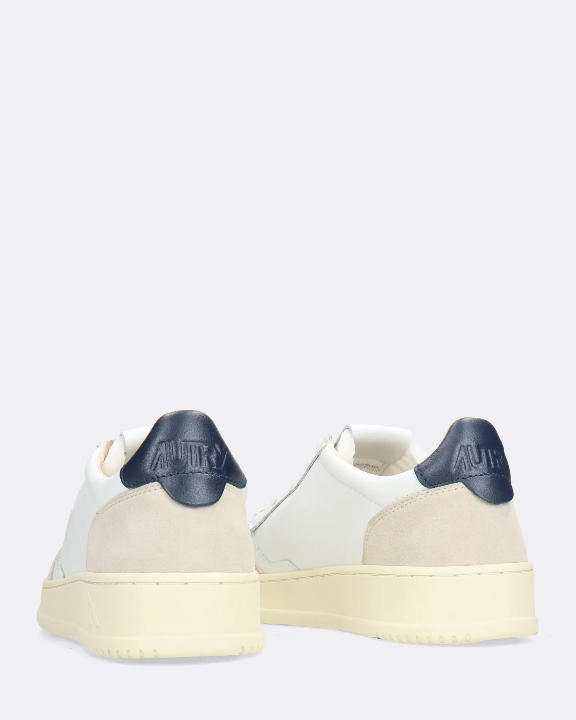 Sneakers Medalist colore bianco con linguetta blu